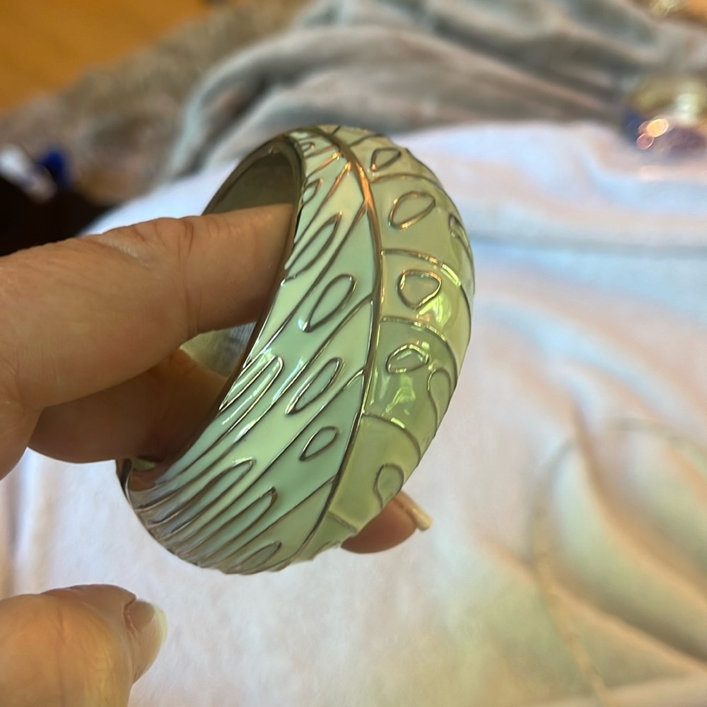 Sage green leaf design hinged bangle bracelet silver toned New